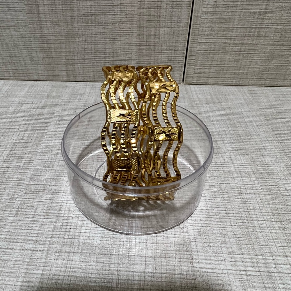 24K Dubai Gold Plated Bangles Set of 2 Size 2.10 - Picture 3 of 6